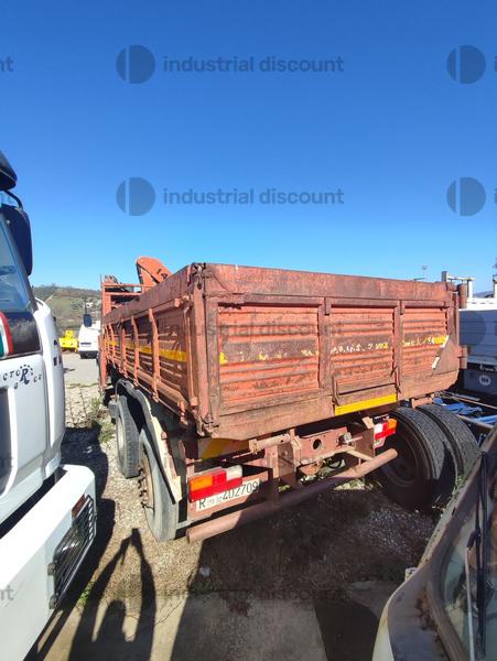 7#9387 Camion IVECO 180 ribaltabile trilaterale con gru Fassi 145 in vendita - foto 6