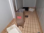 Immagine 6 -  Ceste bianche per alimenti e pedana in acciaio inox  - Lotto 22 (Asta 9389)