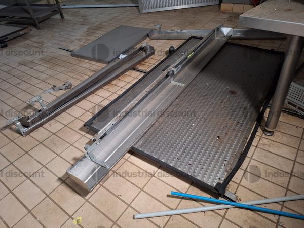 22#9389 Ceste bianche per alimenti e pedana in acciaio inox in vendita - foto 3