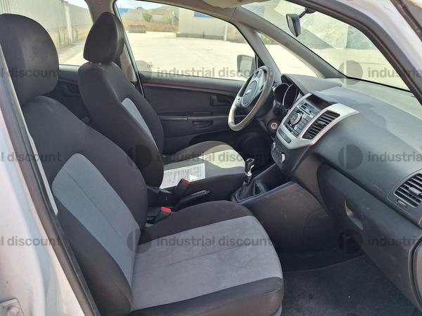 5#9410 Autocarro Kia Venga in vendita - foto 9