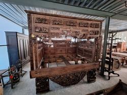 Letto baldacchino e Tavolo - Lotto 10 (Asta 9425)