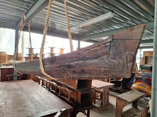 8#9425 Canoa Borneo e Armadietto con Sculture Timor in vendita - foto 1