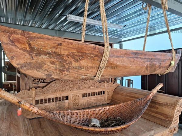 8#9425 Canoa Borneo e Armadietto con Sculture Timor in vendita - foto 17