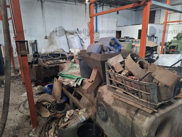 1#9428 Furgone Volkswagen Caddy e attrezzatura per prodotti plastici in vendita - foto 15