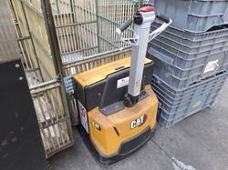 Sollevatore elettrico Caterpillar - Lotto 34 (Asta 9433)