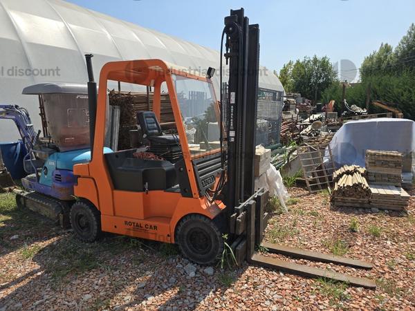 Carrelli elevatori in vendita