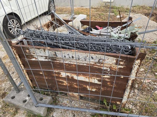 7#9467 Attrezzature edili tra cui recinzione metallica box ufficio benna da gru in vendita - foto 5