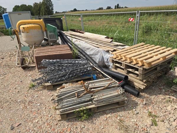 8#9467 Attrezzature edili tra cui recinzione metallicai box ufficio taglierina ad acqua in vendita - foto 23
