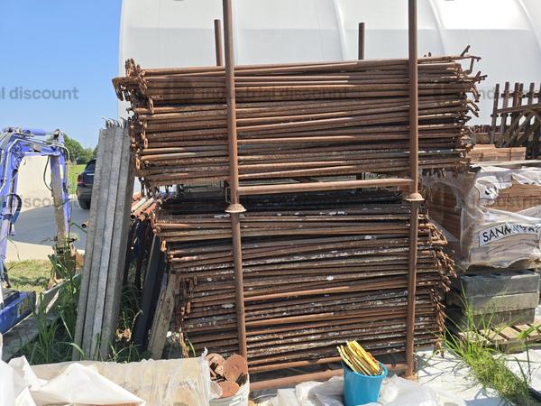 9#9467 Attrezzature edile tra cui puntelli, pedane, elementi per ponteggio in vendita - foto 3