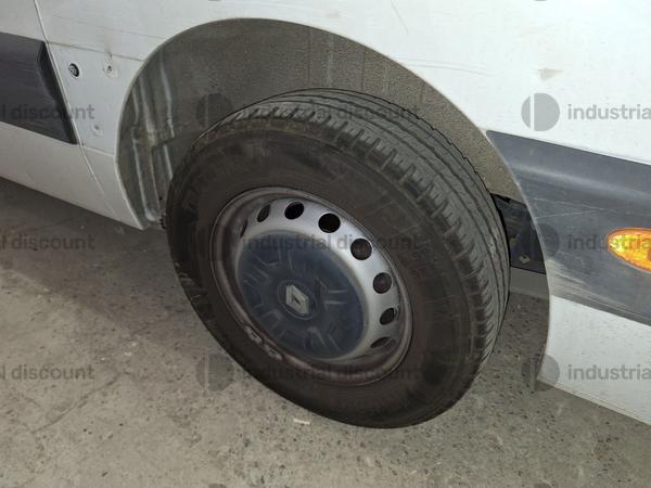 2#9468 Furgone Renault con sponda posteriore e Furgone Nissan in vendita - foto 8