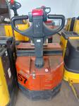 Immagine 2 - Transpallet elettrico BT LWE200 - Lotto 10 (Asta 9470)