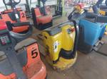 Immagine 2 - Transpallet elettrico Yale MP18 - Lotto 19 (Asta 9470)