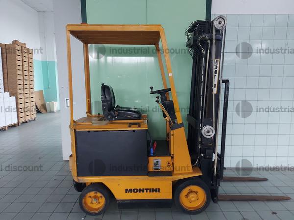 Carrelli elevatori in vendita