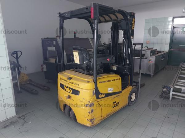 Carrelli elevatori in vendita