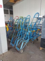 Carrelli in metallo porta ceste - Lotto 33 (Asta 9470)