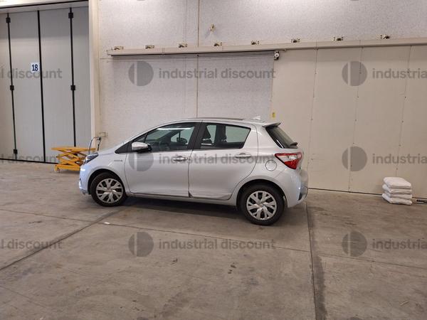 10#9480 Autovettura Toyota Yaris hybrid in vendita - foto 15