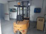 Image 3 - 2 electric forklifts - Lot 14 (Auction 9480)