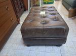 Immagine 3 - Sedia Frag con pouffe e comodini  - Lotto 37 (Asta 9481)