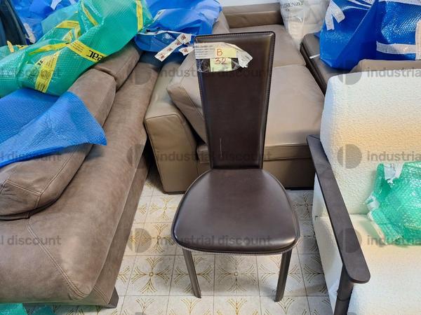 37#9481 Sedia Frag con pouffe e comodini in vendita - foto 1