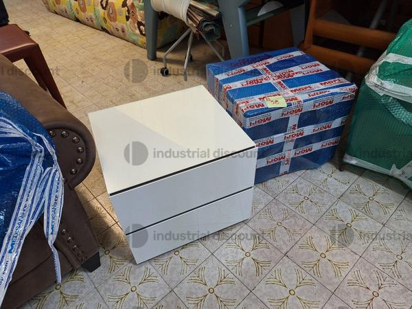 37#9481 Sedia Frag con pouffe e comodini in vendita - foto 8