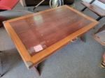 Immagine 15 - Comodini in legno e tavolo - Lotto 49 (Asta 9481)