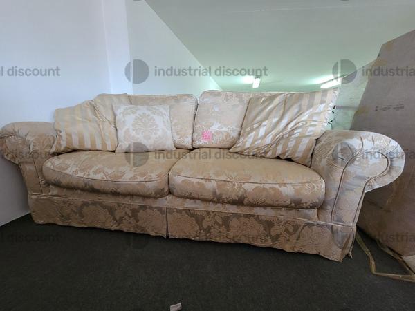 52#9481 Divano con tavolino e banquette in vendita - foto 3