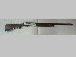 Benelli semi automatic shotgun - Lot 100 (Auction 9484)