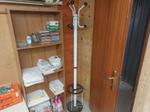 Image 18 - Office furniture and workshop equipment - Lot 1 (Auction 9492)