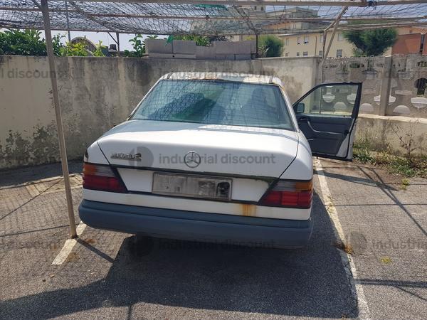6#9498 Autovettura Mercedes 200e in vendita - foto 2