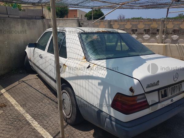 6#9498 Autovettura Mercedes 200e in vendita - foto 3