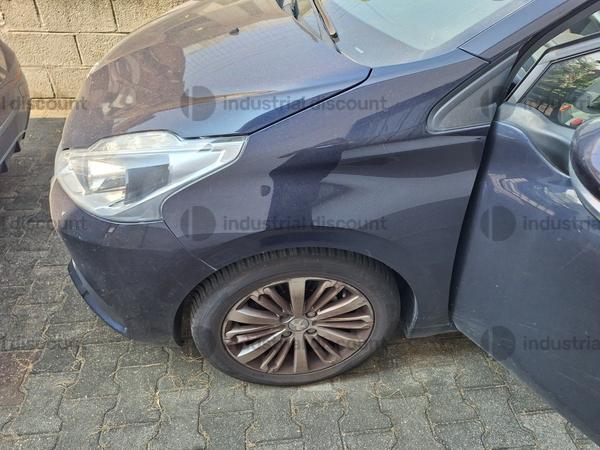 16#9500 Autovettura Peugeot 208 in vendita - foto 9