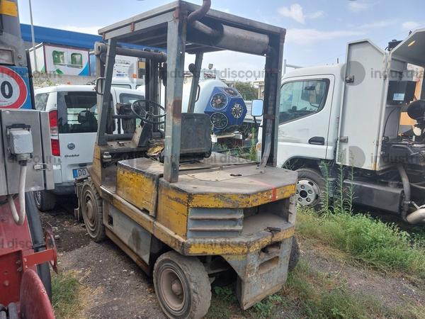 Carrelli elevatori in vendita