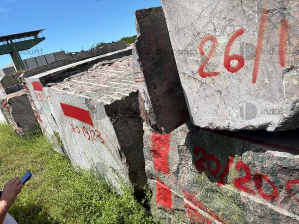 1#9584 Lastre in granito e blocchi di marmo e granito in vendita - foto 3