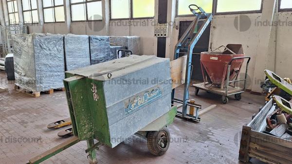 33#9600 Attrezzatura da cantiere in vendita - foto 1
