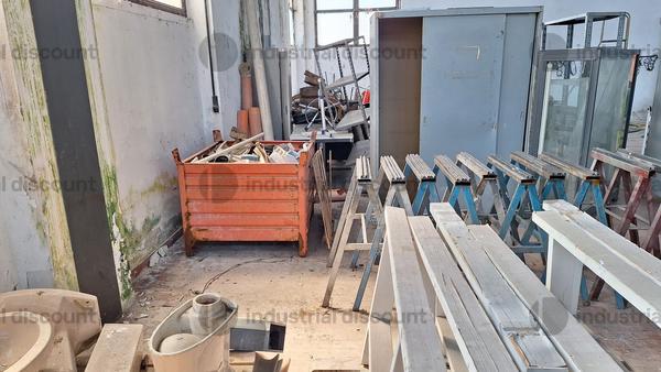 30#9601 Cavalletti e cassoni in metallo in vendita - foto 1