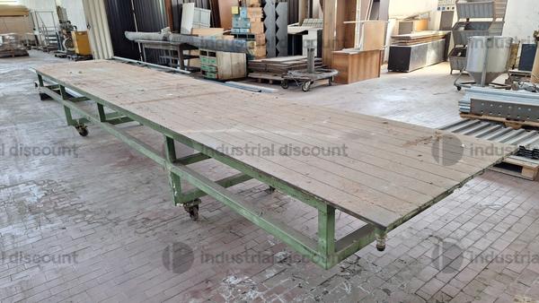 31#9601 Tavoli su ruote con piano in 
metallo in vendita - foto 1