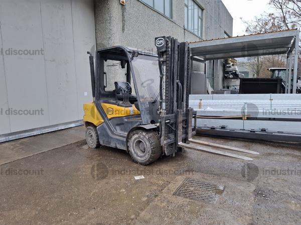 Carrelli elevatori in vendita