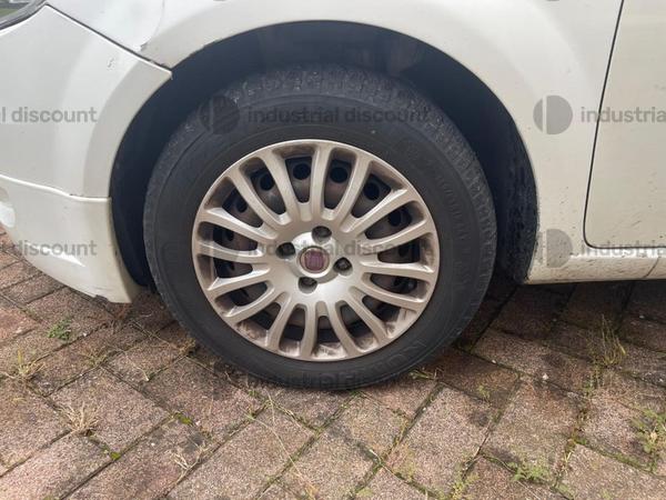 1#9611 Autocarro Fiat Punto in vendita - foto 3