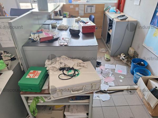 3#9630 Arredo uffici per officina e accettazione officina in vendita - foto 7