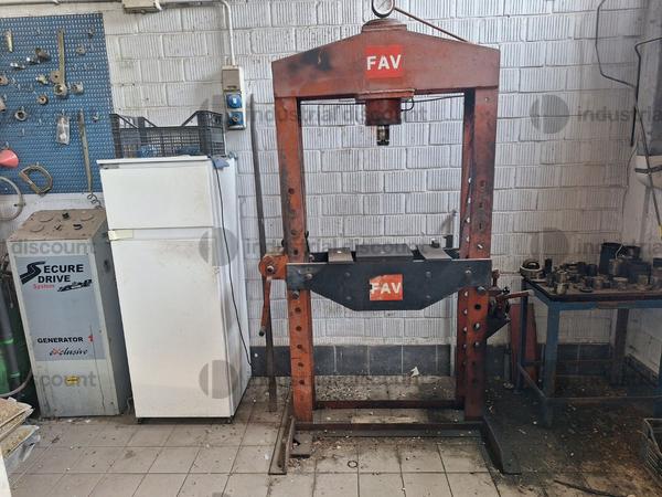 3#9630 Arredo uffici per officina e accettazione officina in vendita - foto 81