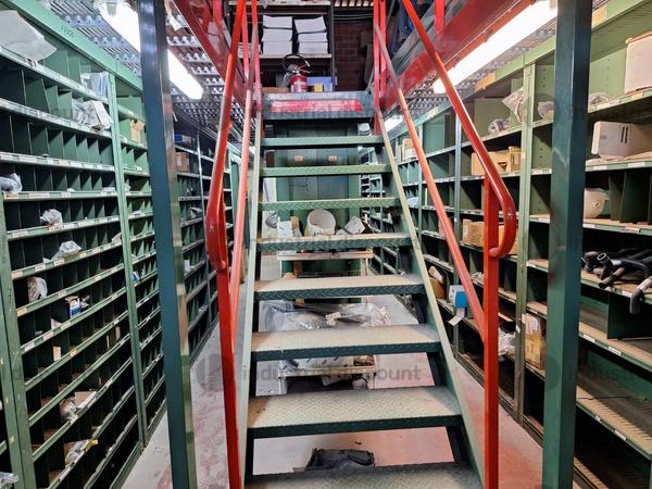 7#9630 Magazzino pezzi di ricambio in vendita - foto 33