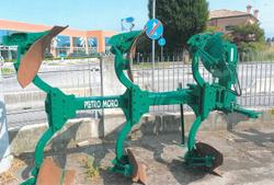 Aratro trivomere voltorecchio Pietro Moro EVT 180 - Lotto 4 (Asta 9634)