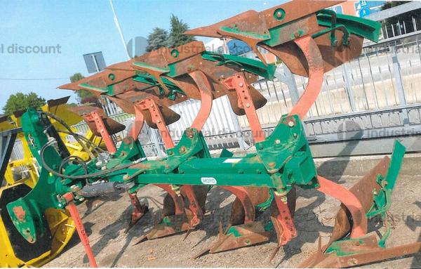 8#9634 Aratro trivomere voltorecchio Pietro Moro in vendita - foto 2