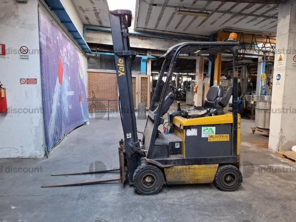 Carrelli elevatori in vendita