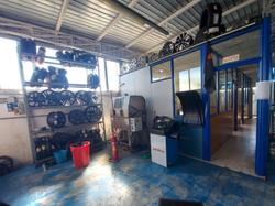 Tire repair machinery and equipment  Fiat Dobl   van tire inventory  and remaining stock - Lot 0 (Auction 9643)