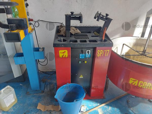 3#9643 Macchine, attrezzature per gommista e officina e Rimanenze di magazzino pneumatici in vendita - foto 6