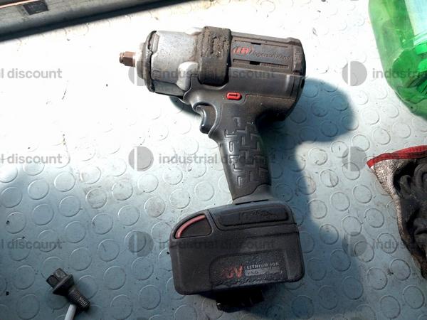 3#9643 Macchine, attrezzature per gommista e officina e Rimanenze di magazzino pneumatici in vendita - foto 21