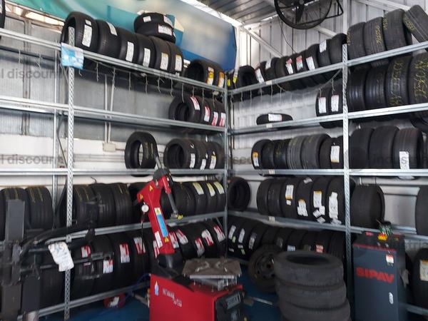 3#9643 Macchine, attrezzature per gommista e officina e Rimanenze di magazzino pneumatici in vendita - foto 38