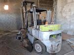 Immagine 1 - Carrelli elevatori Clark e Om - Lotto 7 (Asta 9649)