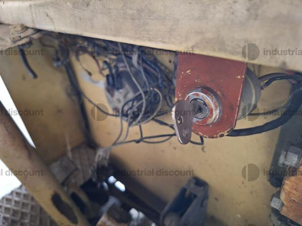 7#9649 Carrelli elevatori Clark e Om in vendita - foto 28